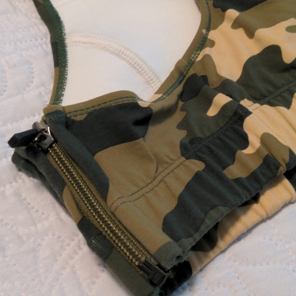 Camo pink sports bra perfect for shoot - Picture 4 of 5